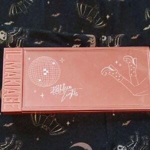 IL MAKIAGE x Kathleen Lights Disco Fox